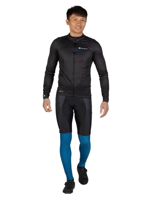 Das Model ist 173 cm groß und trägt Größe S