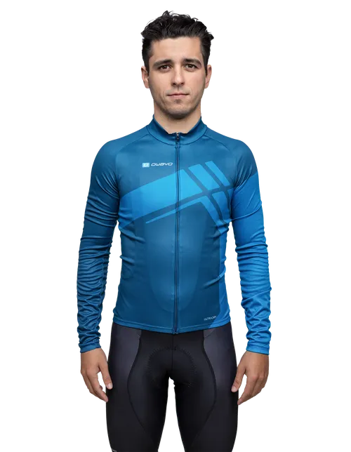 Das Model ist 173 cm groß und trägt Größe 5