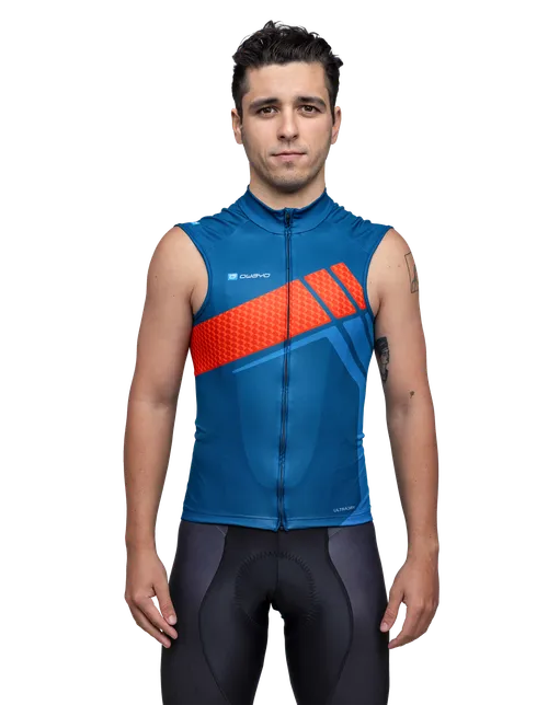 Das Model ist 173 cm groß und trägt Größe 5