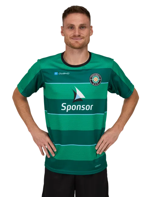 Das Model ist 176 cm groß und trägt Größe 4