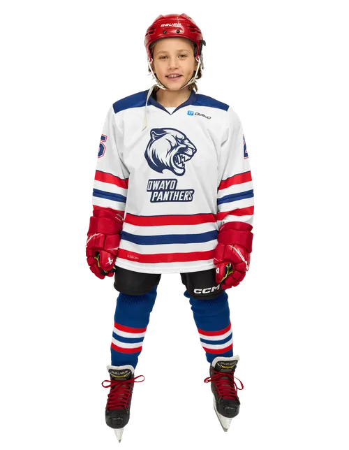 Das Model ist 138 cm groß und trägt Größe M