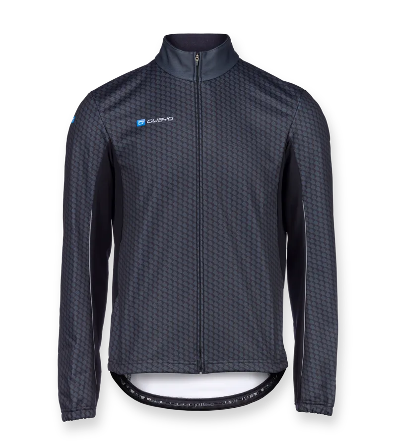 Eine dunkle, langärmelige Sportjacke mit Reißverschluss und einem geometrischen Muster, die mit dem Logo 'owayo' auf der Brust versehen ist.