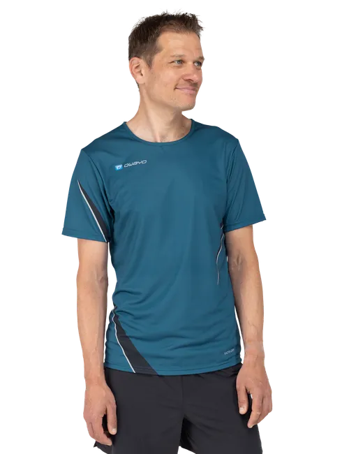 Das Model ist 189 cm groß und trägt Größe 6