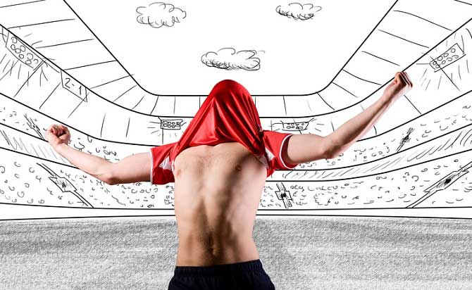Trikot Ausziehen Im Fussball Gelbe Karte Bei Ubertriebenem Torjubel